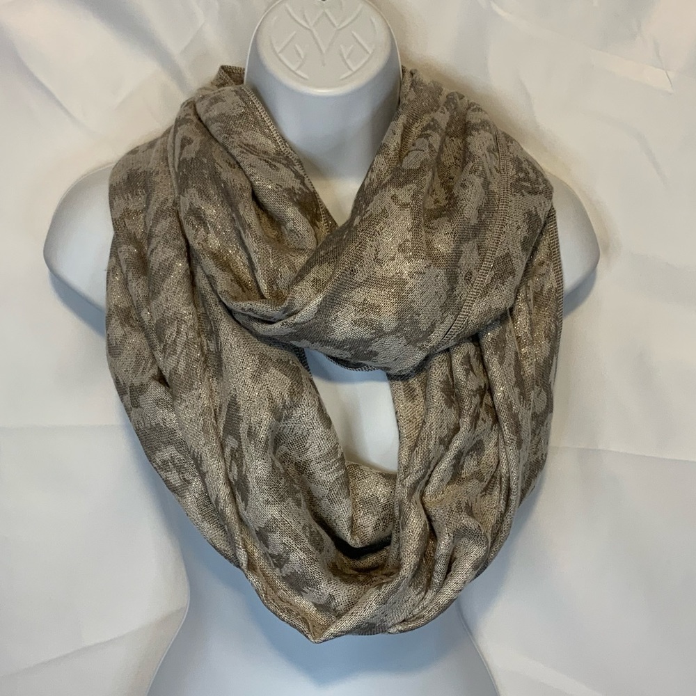Apt.9 Infinity Scarf Wrap Glimmer Neutral NWT - Picture 5 of 7